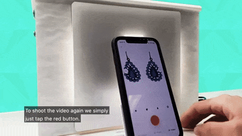 Capturing a 360 video of dangle earrings