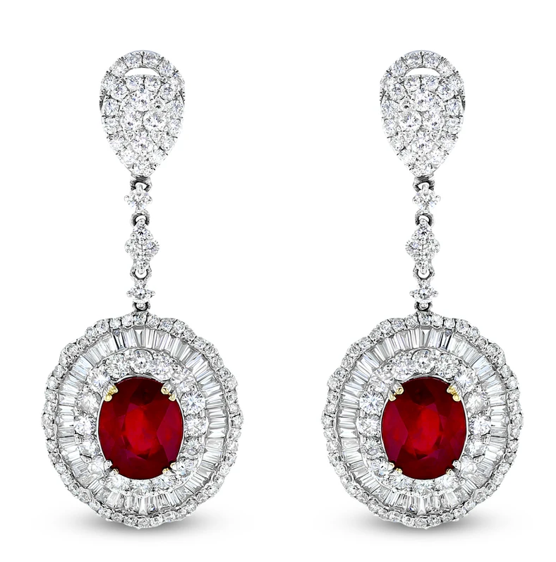 Diamonds and ruby pair of earrings photographed with the GemLightbox Pro