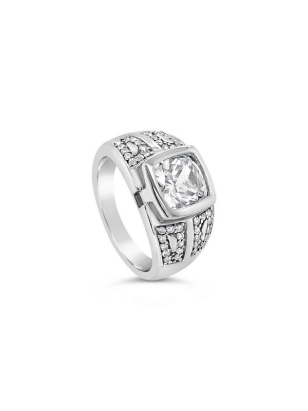 retouched jewelry photo