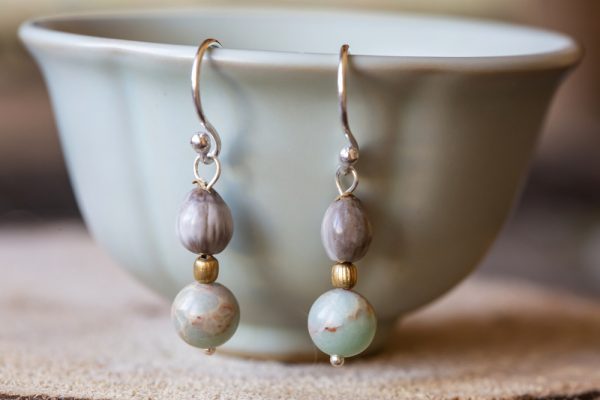 Avoid hanging long earrings on teacups and bowls