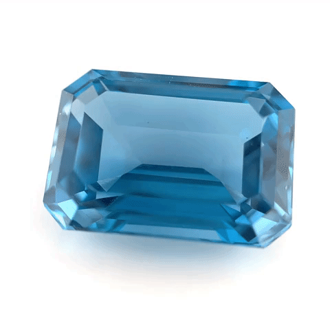 London blue topaz in 90-degree angle