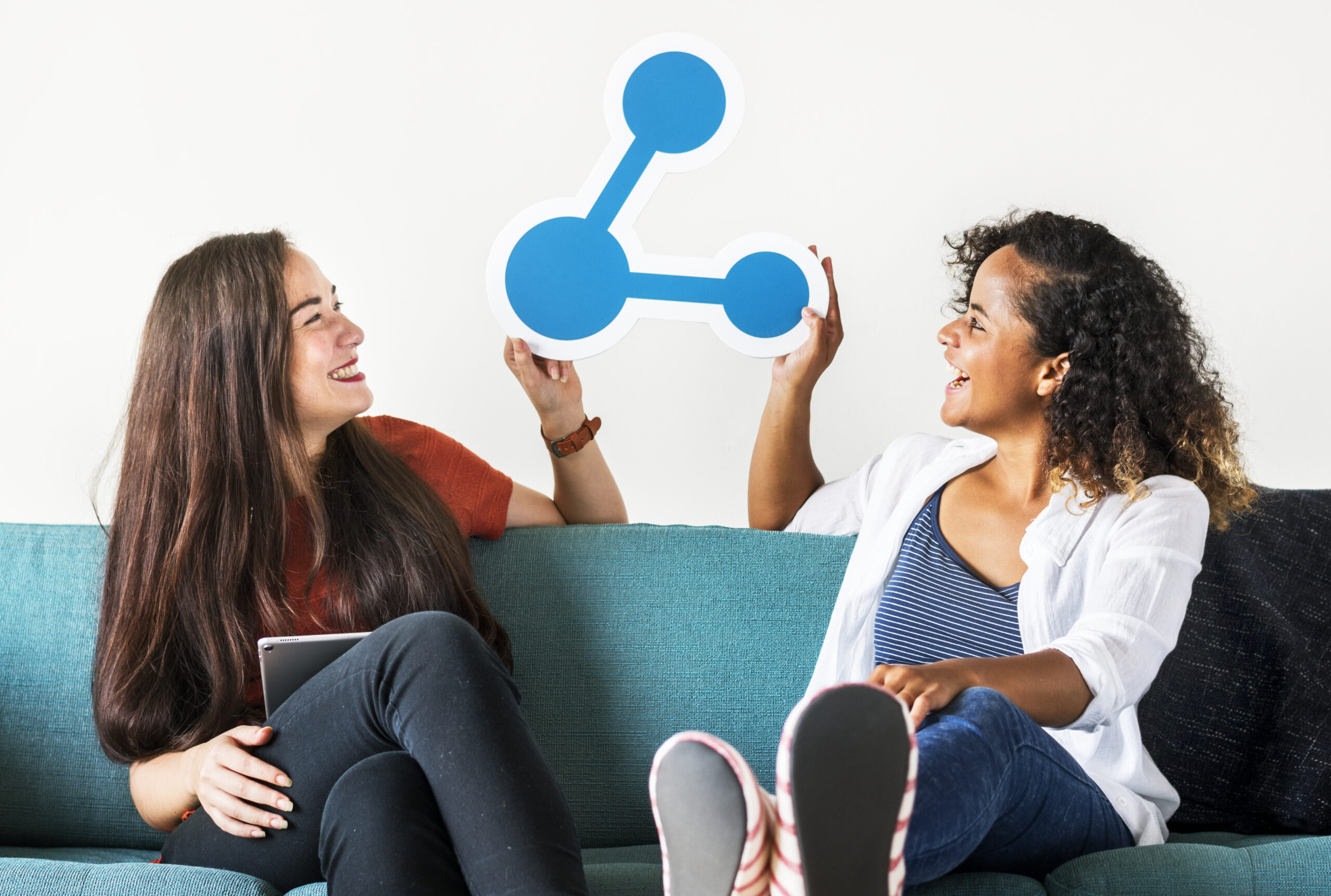 When selling jewelry on WhatsApp, link your WhatsApp Business account to your Facebook Shop