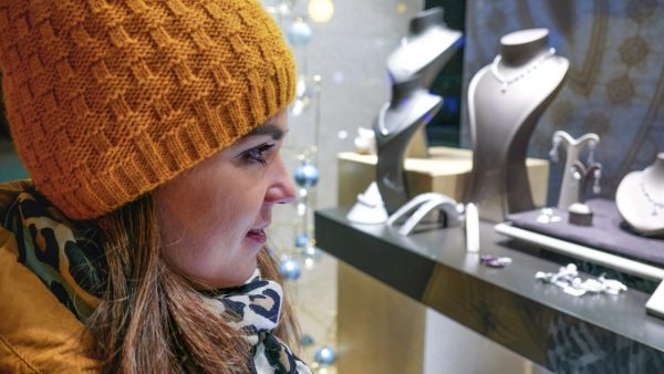5 Holiday Marketing Tips for Jewelers